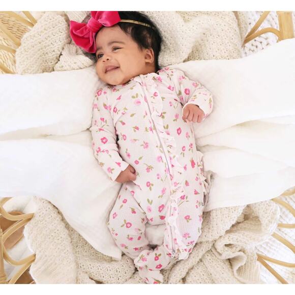 Caden Lane Bamboo Waffle Zipper Ruffle Footie (Bundle of 2) - Picture 11 of 13